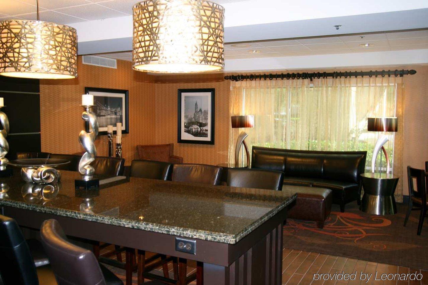 Hampton Inn Houston Near The Galleria Интериор снимка