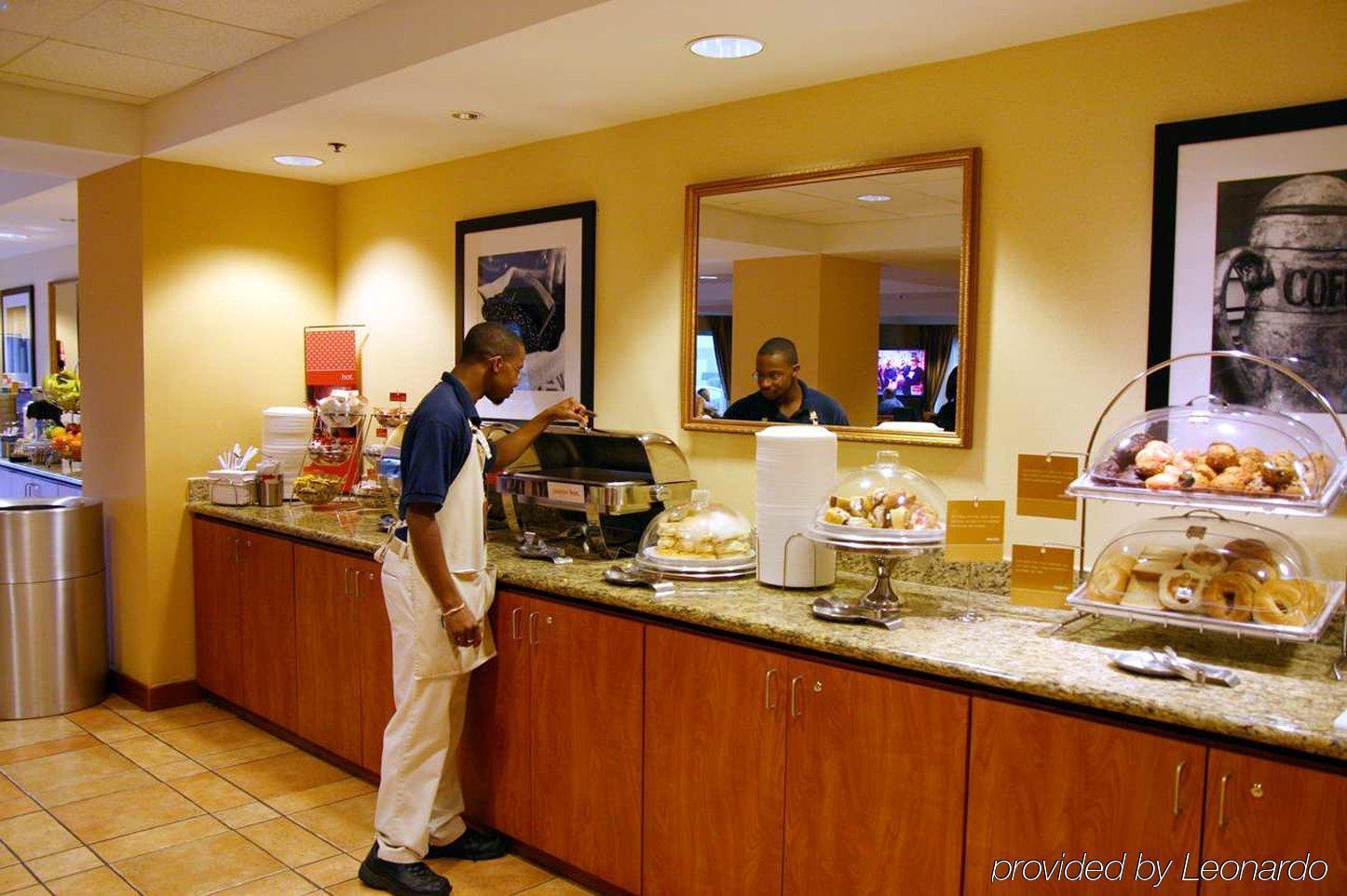 Hampton Inn Houston Near The Galleria Ресторант снимка