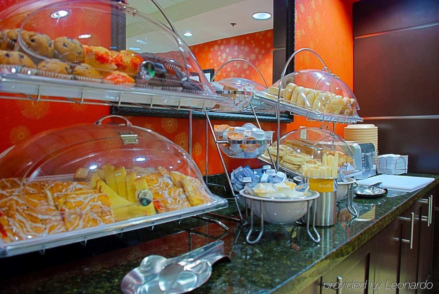 Hampton Inn Houston Near The Galleria Ресторант снимка