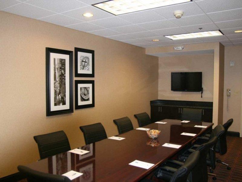 Hampton Inn Houston Near The Galleria Бизнес снимка